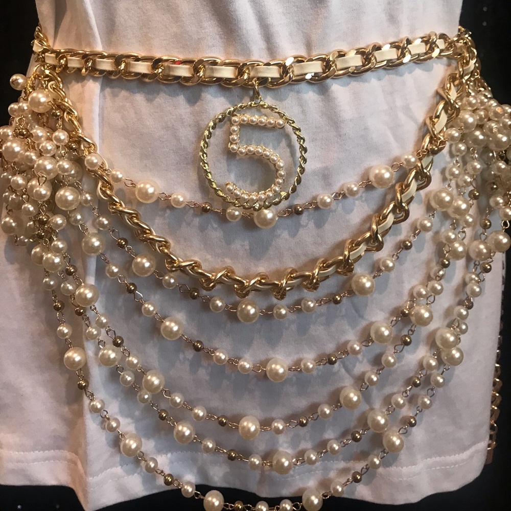 Gold multi layered pearl chain belt N.5
